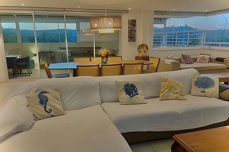 Penthouse with Jacuzzi at Golf Ville by Casamarinn