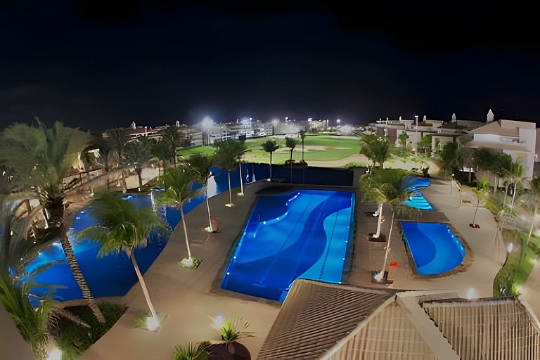 Cobertura com Jacuzzi no GolfVille Por Casamarinn