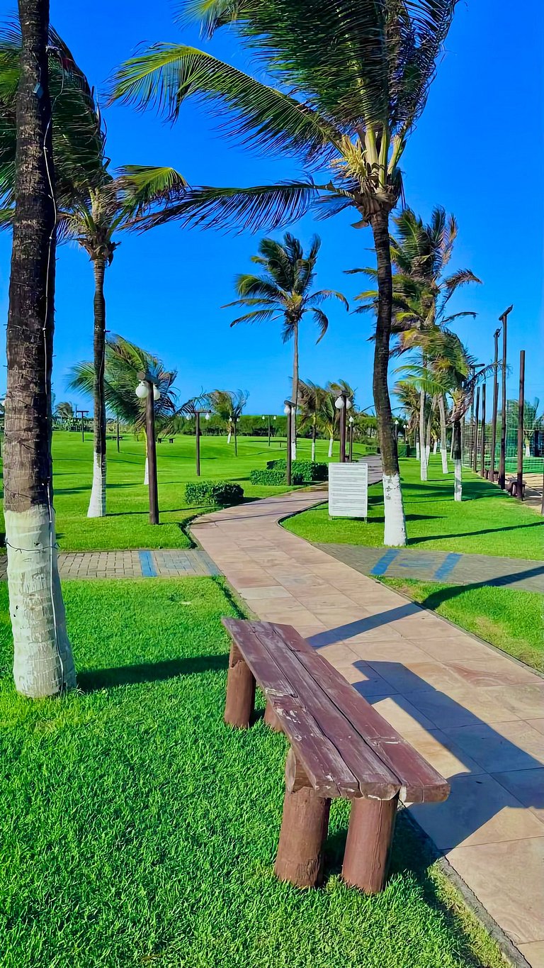Jacuzzi Condo Beach Living Resort | Close to Beach Park (3-m
