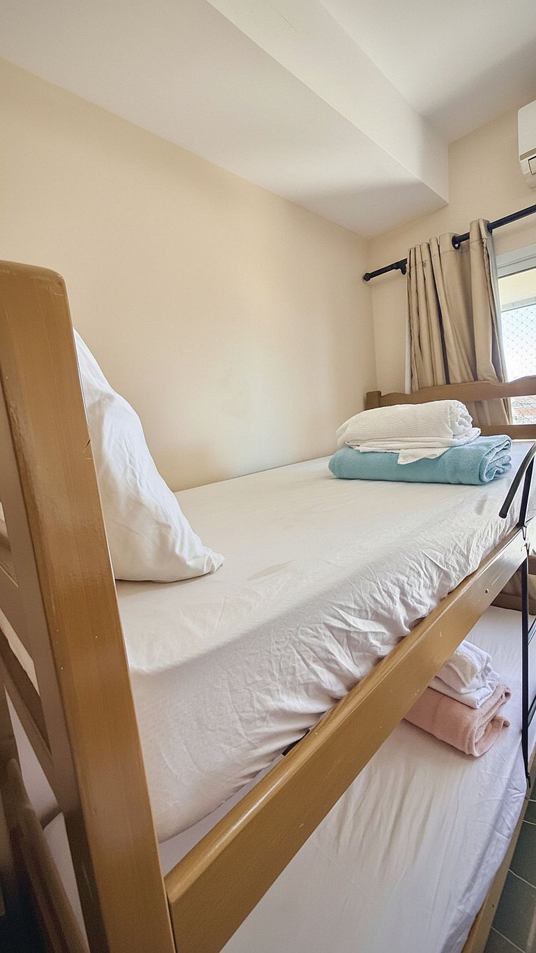 Jacuzzi Condo Beach Living Resort | Close to Beach Park (3-m